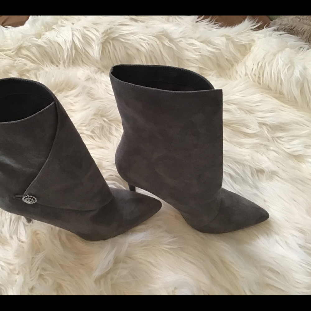 CHARLES BY CHARLES DAVID high bootie.
